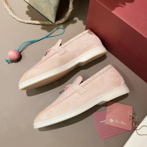 حذاء نسائي ماركة لوروبيانا ماستر شامل الملحقات