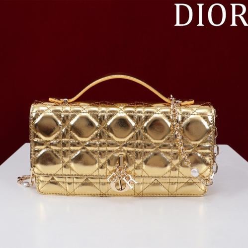 حقيبة ديور ماستر ذهبي او فضي شامل تغليف الماركة