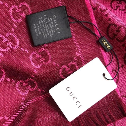 شالات قوتشي سكارف ماستر شامل الملحقات