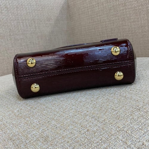 شنطة لويس فيتون ماستر شامل الملحقات