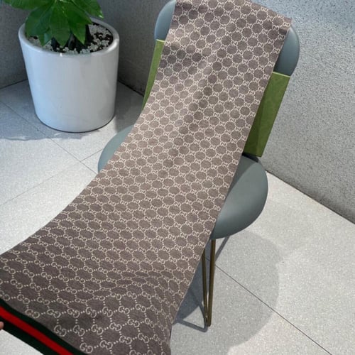 شال قوتشي ثلاث ألوان ماستر شامل الملحقات