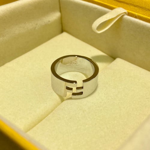 خاتم فندي جودة عالية مع الملحقات