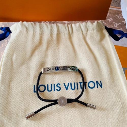 اسورة لويس فيتون ماستر مع الملحقات