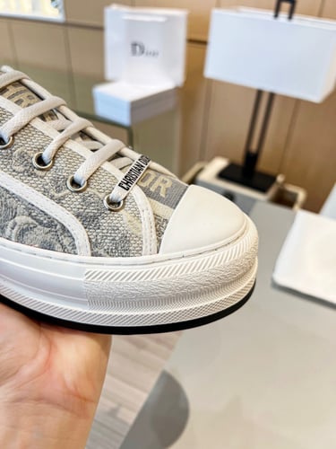 حذاء كريستيان ديور نسائي سنيكرز ماستر عدة الوان شا...