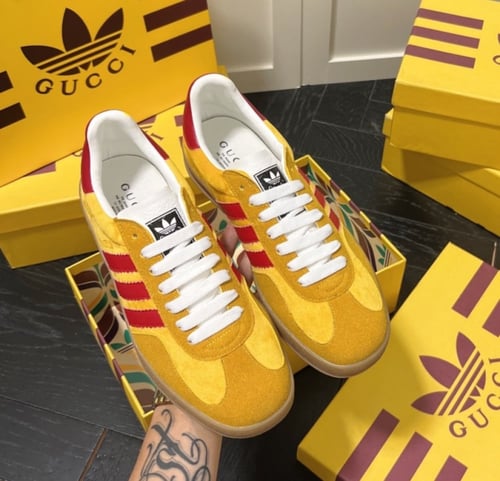 حذاء سنكرس تعاون قوتشي مع اديداس ماستر شامل الملحق...