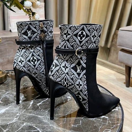 بوت لويس فيتون ماستر مع العلبة