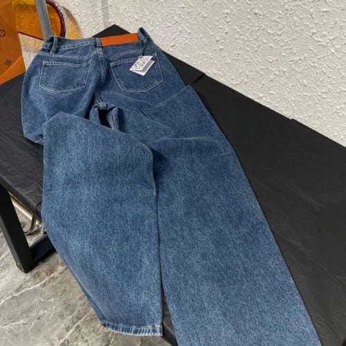 بنطلون نسائي ماركة لويفي