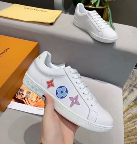 سنيكرز لويس فيتون ماستر شامل الملحقات