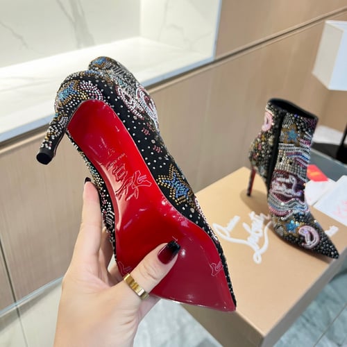 بوت كريستيان لابوتين ماستر مع العلبة