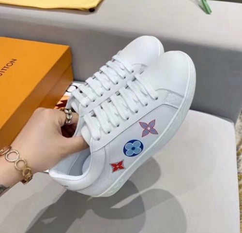 سنيكرز لويس فيتون ماستر شامل الملحقات