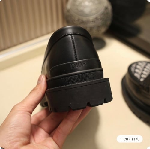 حذاء ديور ماستر للتوصيل الفوري شامل الملحقات