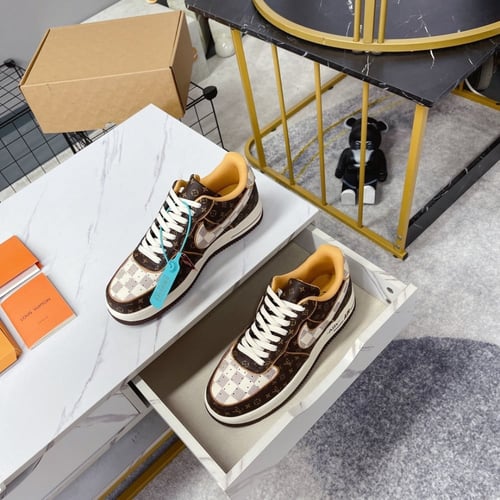 حذاء تعاون لويس فيتون مع نايك سنيكرز ماستر مقاسات...