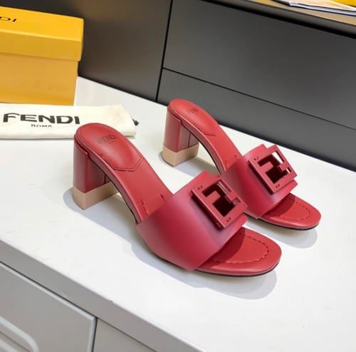 حذاء فندي كعب ماستر شامل الملحقات