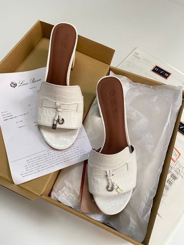 حذاء لوروبيانا عالي الجودة شامل الملحقات