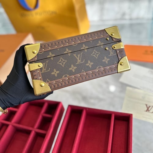 صندوق حفظ المجوهرات من لويس فيتون ماستر