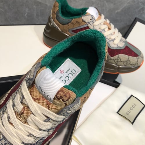 حذاء قوتشي رجالي / نسائي ماستر مع العلبة