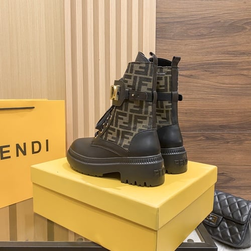 بوت فندي جودة عالية مع العلبة