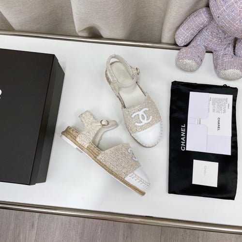 حذاء صندل نسائي من شانيل ماستر شامل الملحقات