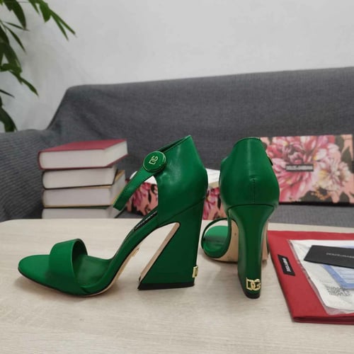 كعب دولتشي قبانا ماستر شامل الملحقات