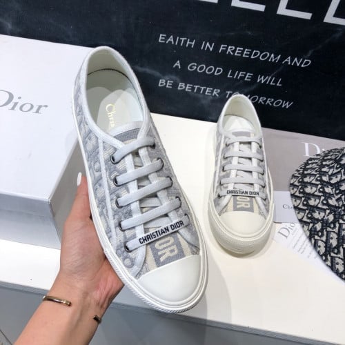 حذاء سنيكرز ديور جودة عالية عدة الوان شامل الملحقا...