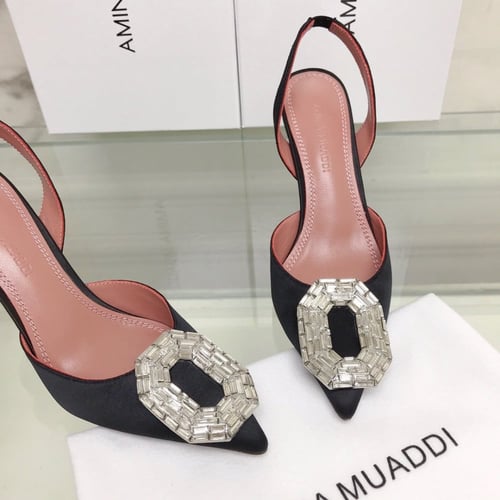 كعب امينة معادي لونين ماستر مع العلبة