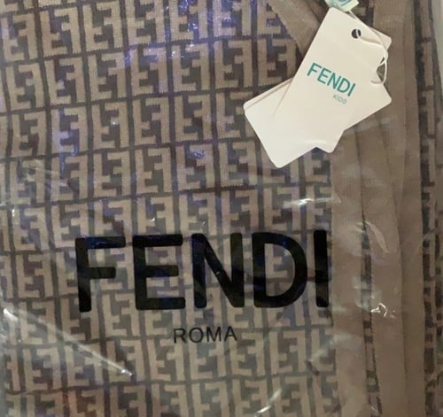 بطانية فندي جودة عالية الحجم:100*100 cm