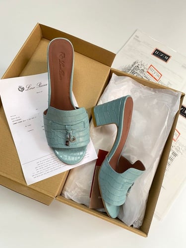 حذاء لوروبيانا عالي الجودة شامل الملحقات