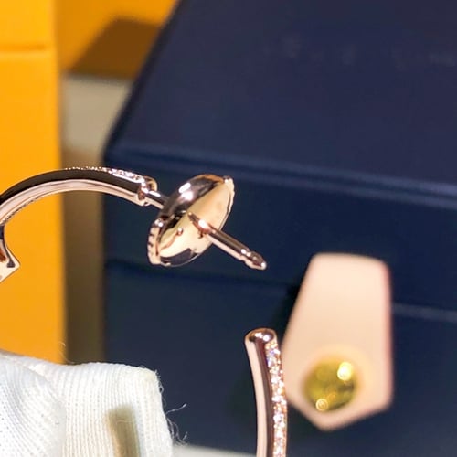 حلق لويس فيتون ماستر شامل الملحقات