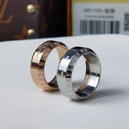 خاتم لويس فيتون درجة أولى شامل العلبة والكيس