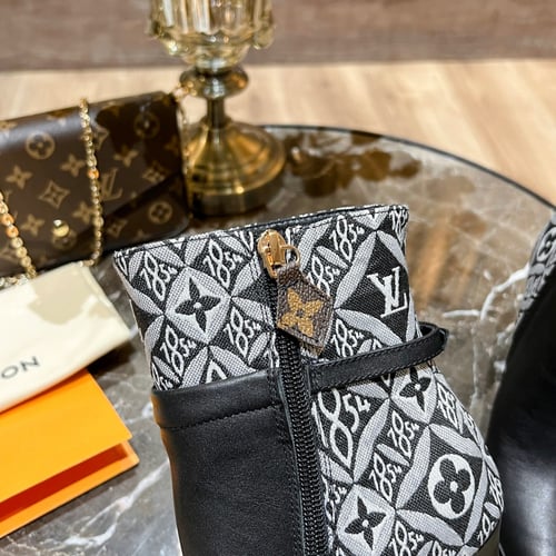 بوت لويس فيتون ماستر مع العلبة