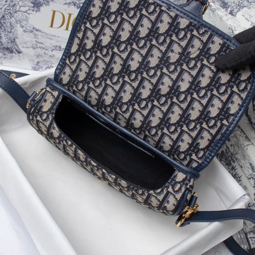 حقيبة ديور بوبي بليك ماستر حجم 22 cm