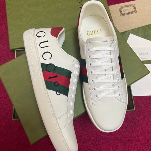 قوتشي حذاء جودة عالية لونين شامل الملحقات