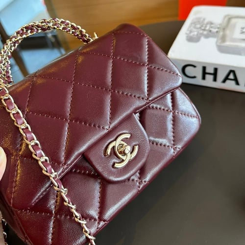 حقيبة شانيل شامل ملحقات الماركة