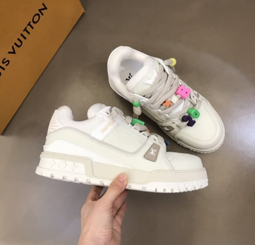 حذاء سنيكرز لويس فيتون ماستر شامل الملحقات