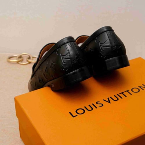 حذاء لويس فيتون رجالي ماستر شامل الملحقات