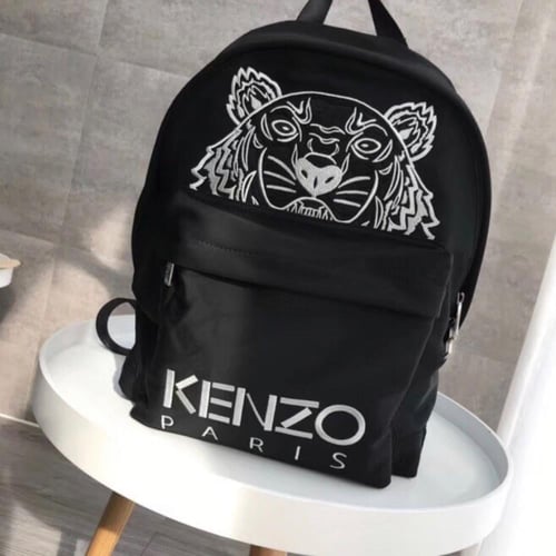 شنط ظهر من كنزو ماستر حجم وسط