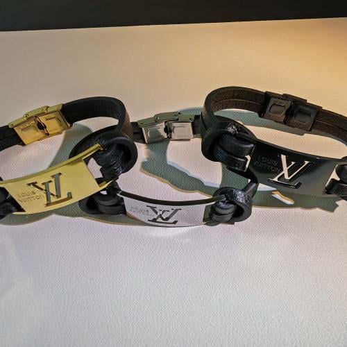 اسورة لويس فيتون ثلاث الوان شامل الملحقات