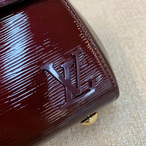 شنطة لويس فيتون ماستر شامل الملحقات