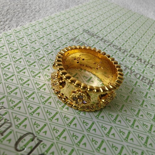 خاتم فان كليف شامل الملحقات