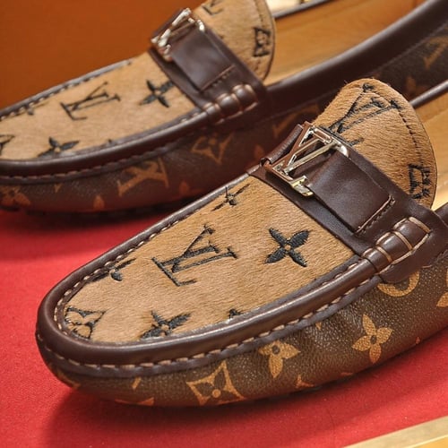 حذاء رسمي رجالي ماركة لويس فيتون شامل الملحقات