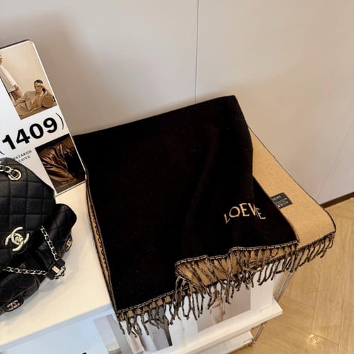 شال ماركة لويفي شامل البوكس