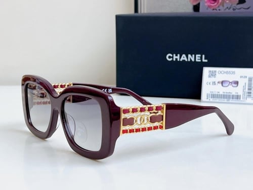 نظارات شانيل ماستر شامل ملحقات الماركة