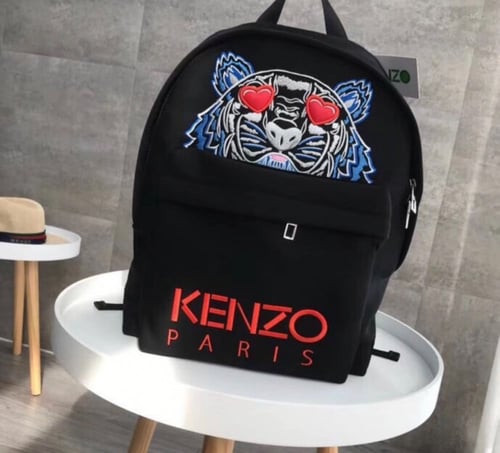 شنط ظهر من كنزو ماستر حجم وسط