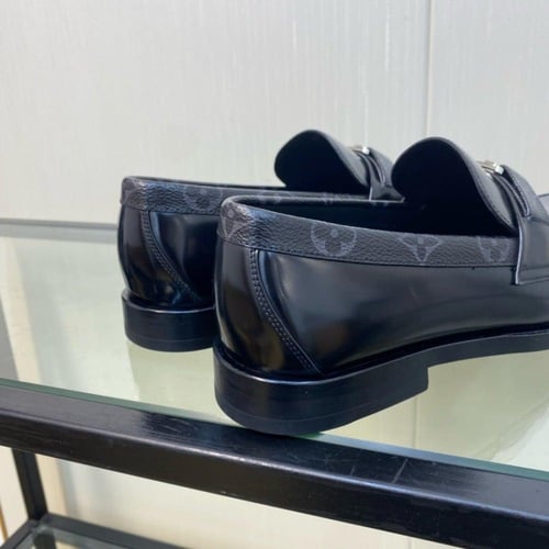 حذاء لويس فيتون ماستر شامل الملحقات