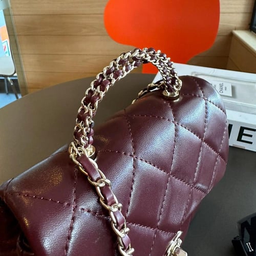 حقيبة شانيل شامل ملحقات الماركة