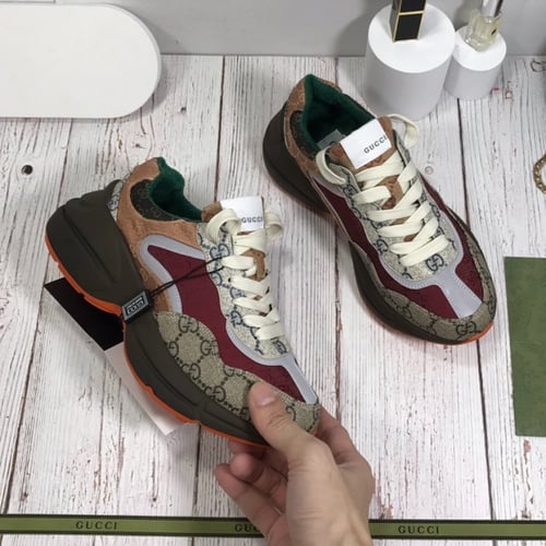 حذاء قوتشي اربع الوان شامل الملحقات