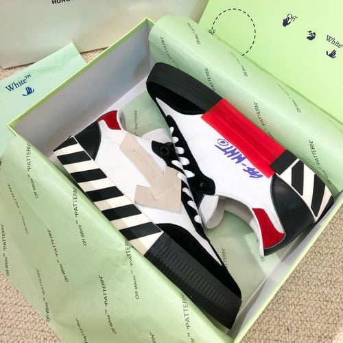 سنيكرز اوف وايت ماستر شامل الملحقات