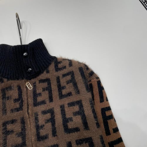 جاكيت فندي نسائي لونين