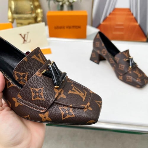 حذاء لويس فيتون ماستر شامل الملحقات