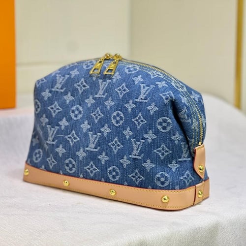 شنطة مكياج شامل الملحقات